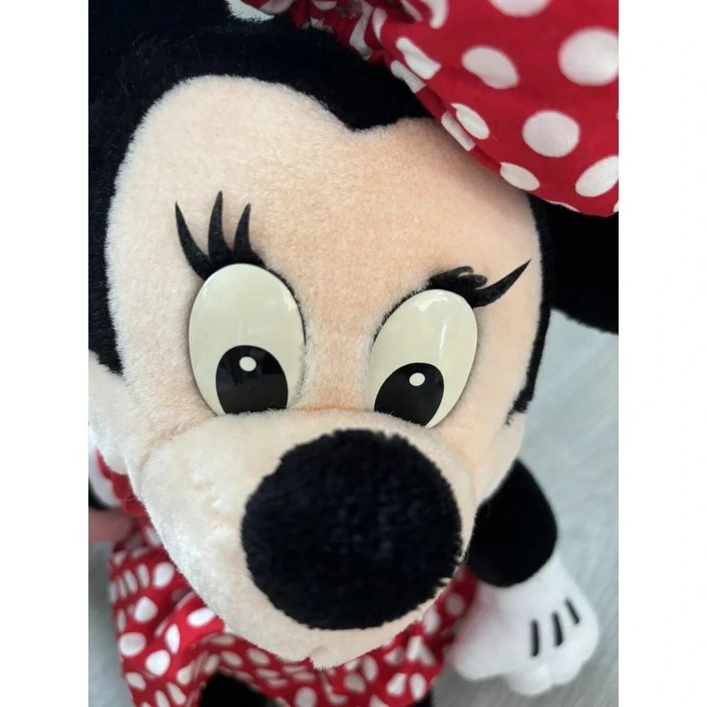 Vintage Disneyland Minnie Mouse 17